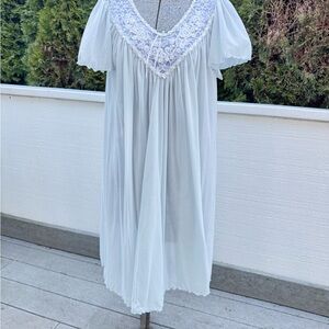 Vintage Miss Elaine Blue Lace Nightgown - 100% Antron Nylon - Medium (Flaws)